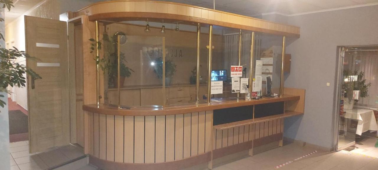 Pauza Motel Tarnowo Podgórne Kültér fotó