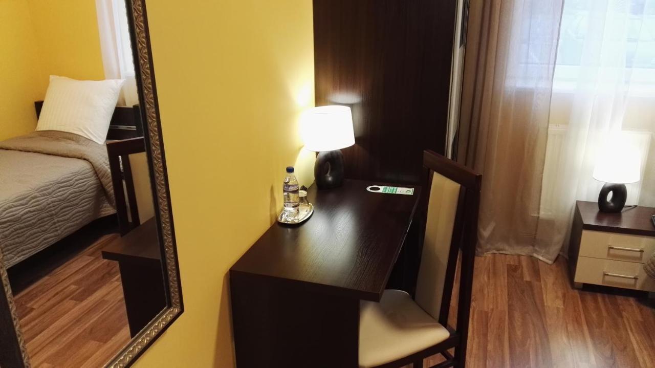 Pauza Motel Tarnowo Podgórne Kültér fotó