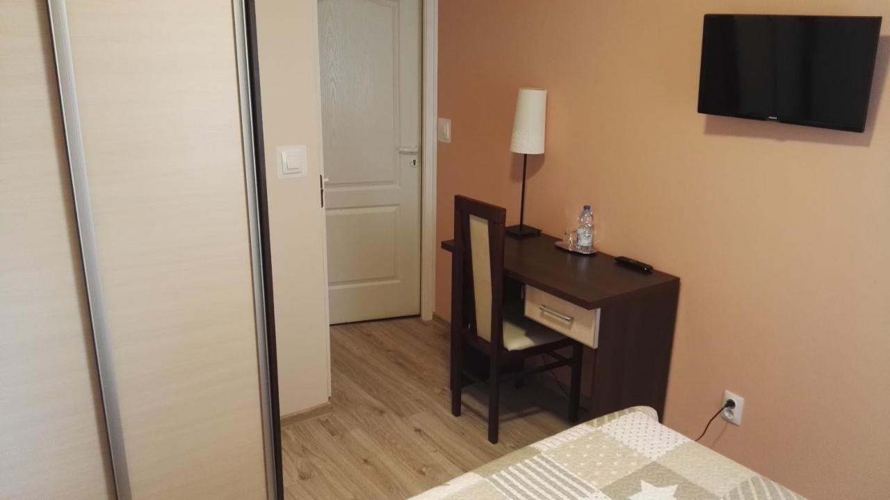 Pauza Motel Tarnowo Podgórne Kültér fotó