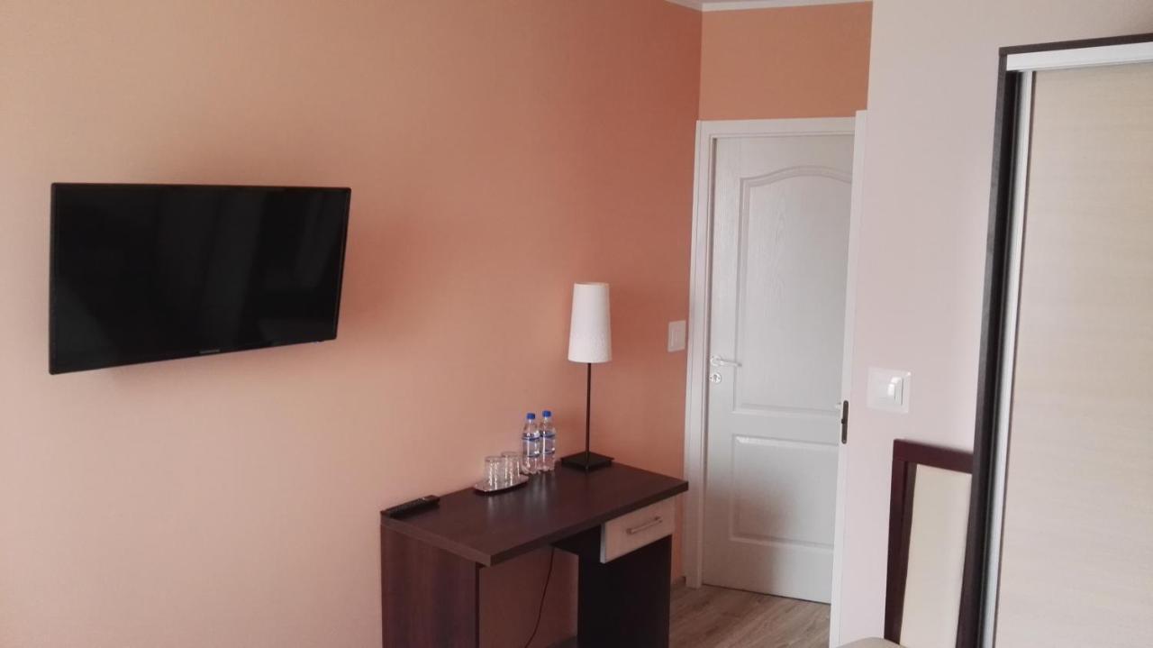 Pauza Motel Tarnowo Podgórne Kültér fotó