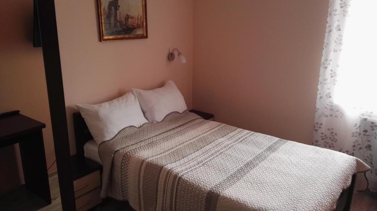 Pauza Motel Tarnowo Podgórne Kültér fotó