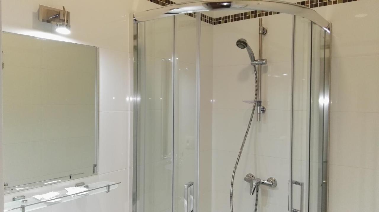 Pauza Motel Tarnowo Podgórne Kültér fotó